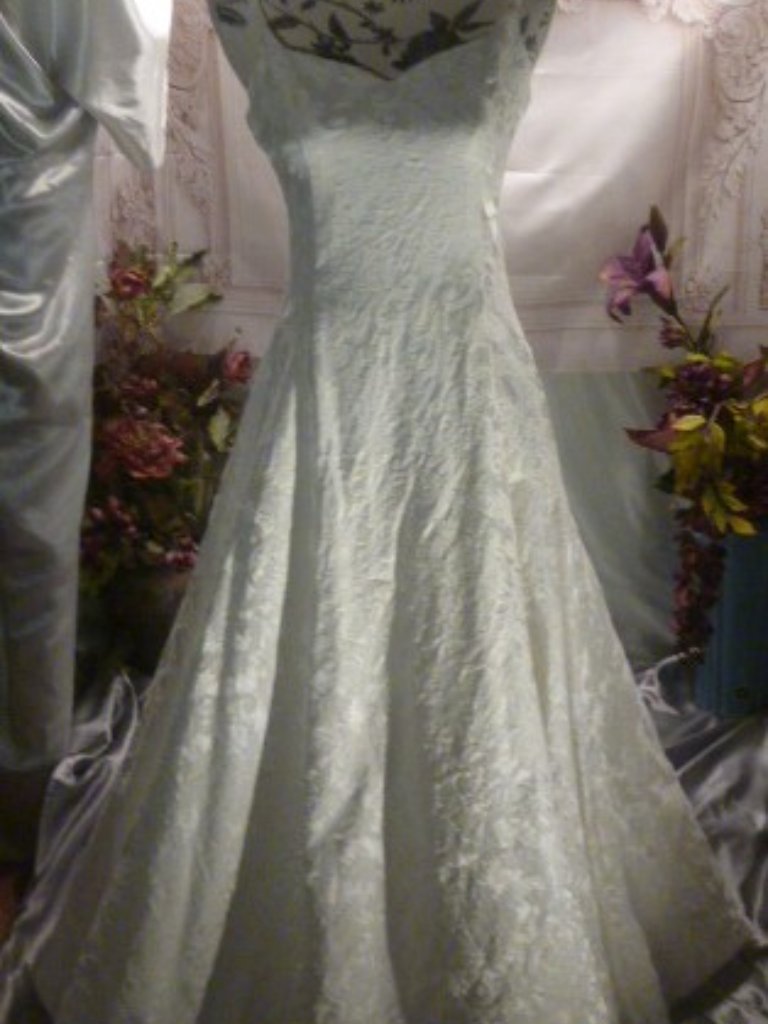 Jessica Mcclintock White Brocade Gown
